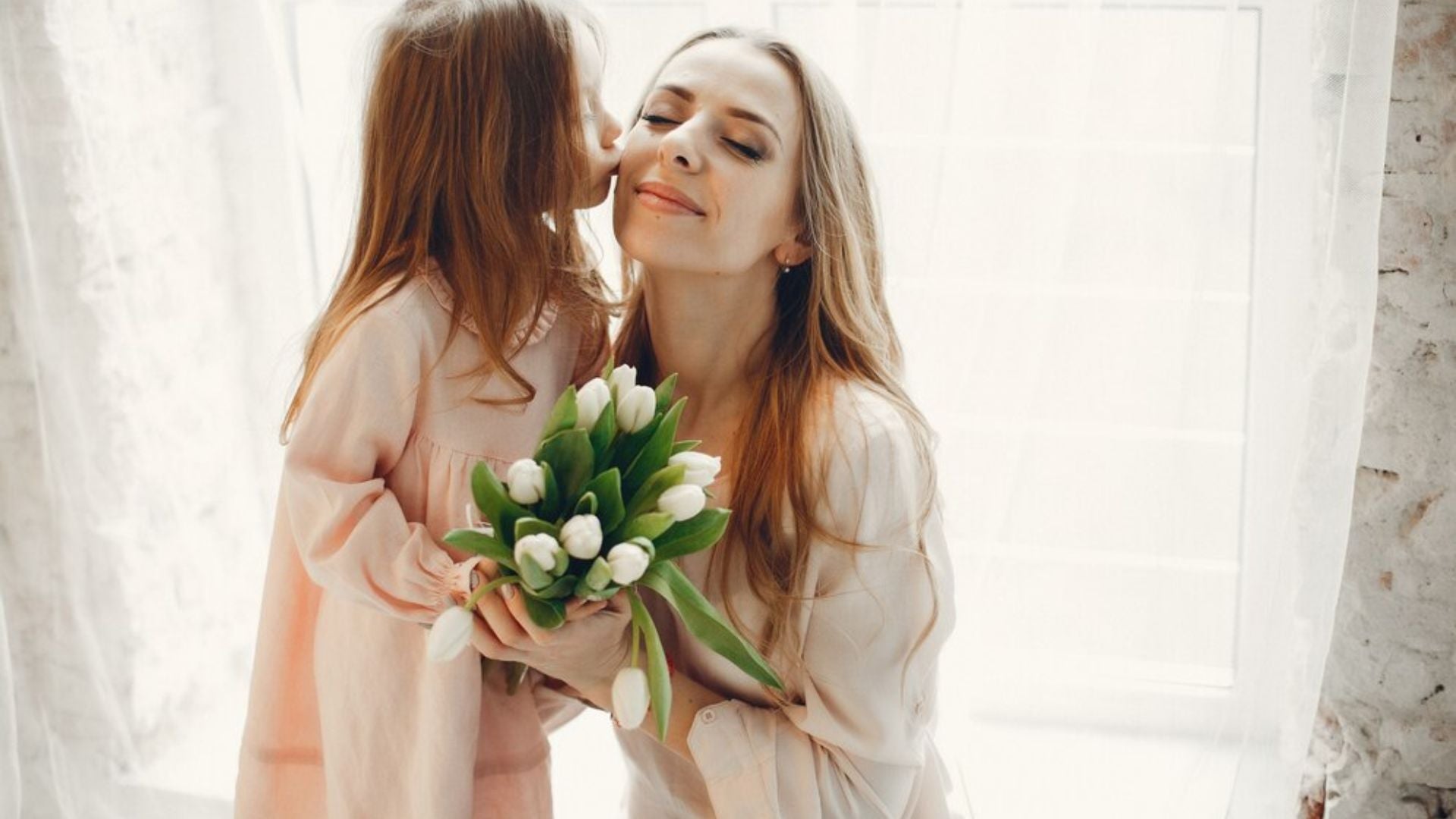 daughters giving meaningful quotes to moms