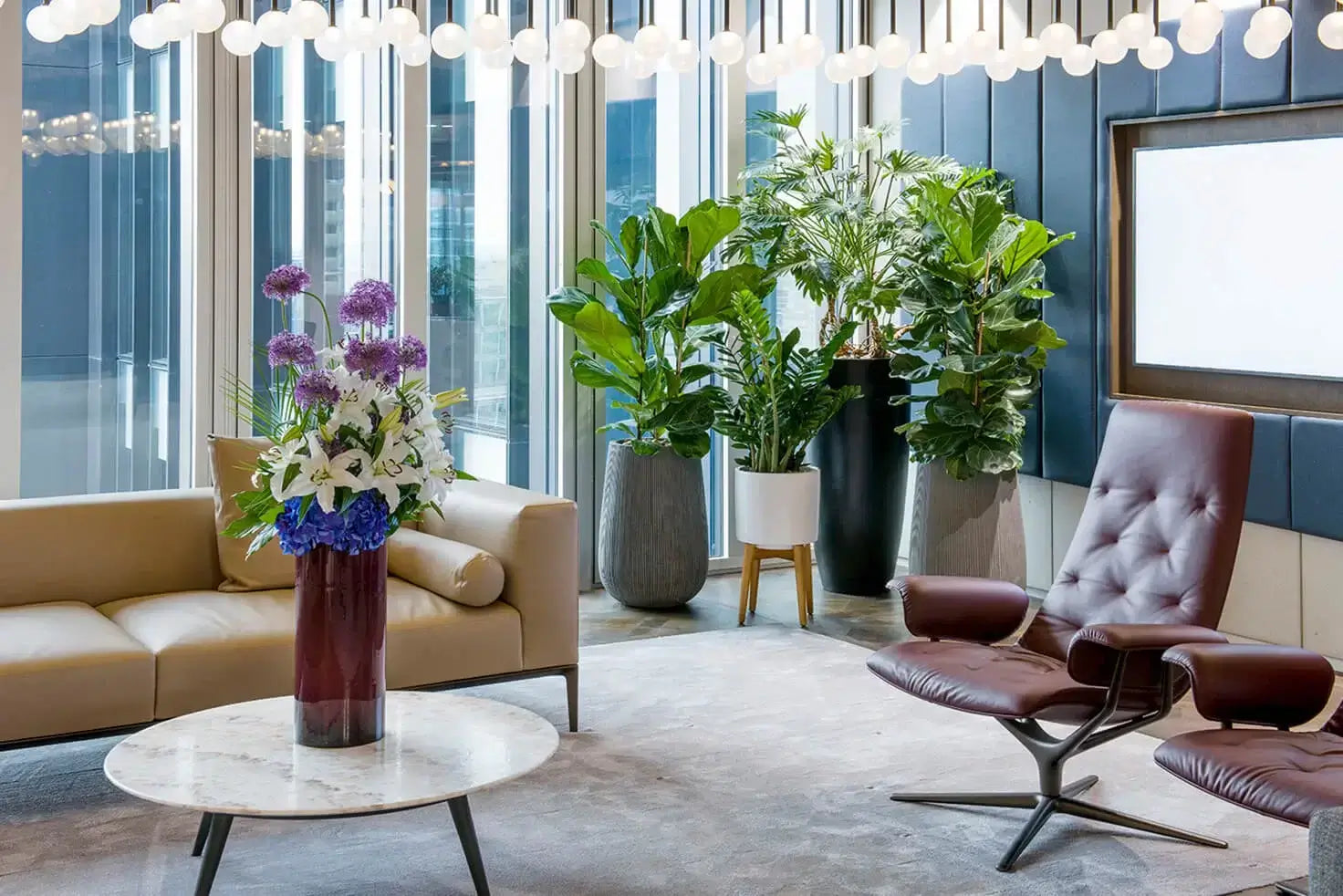 Creative office flower arrangement ideas